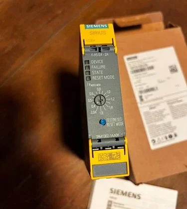 Siemens Motor Starter 3RM1302-1AA04, REV. STARTER 0.4-2.0A, 24V SAFETY SCREW