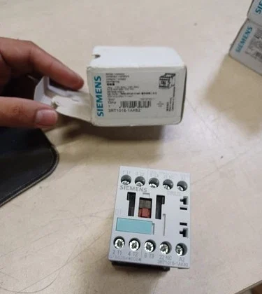 Siemens 3RT1016-1AK62 Contactor
