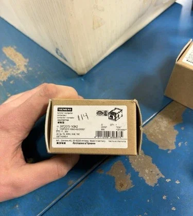 NEW SIEMENS SIRUS 3RT2015-1KB42