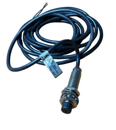 ALLEN BRADLEY 872C-D4NP12-E2 12 mm Barrel Inductive Proximity Sensor Unshielded