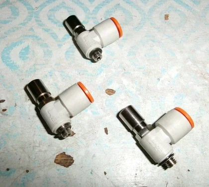 LOT OF 3 SMC PNEUMATIC ONE TOUCH SPEED CONTROL VALVE AS1211F (BIN80)