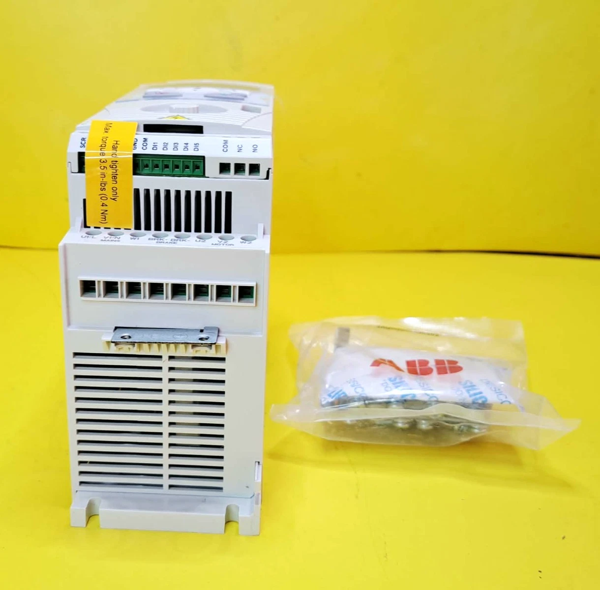 ABB ACS150-03U-04A1-4 Variador de Frecuencia