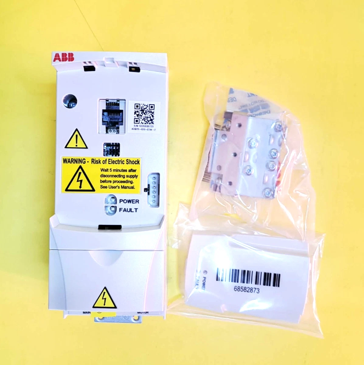 ABB ACS320-03U-07A4-2 Variador de Frecuencia