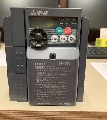 Mitsubishi FR-D740-012-NA Variador de Frecuencia