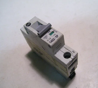 Allen Bradley 1492-SP1C130 Interruptor Automático