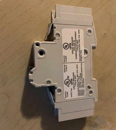 Siemens 5SJ4118-7HG42 Interruptor Automático