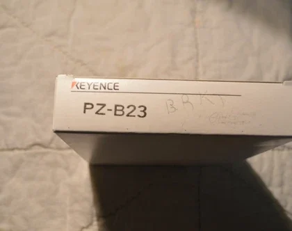 Keyence PZ-B23 Soporte de Montaje Lateral