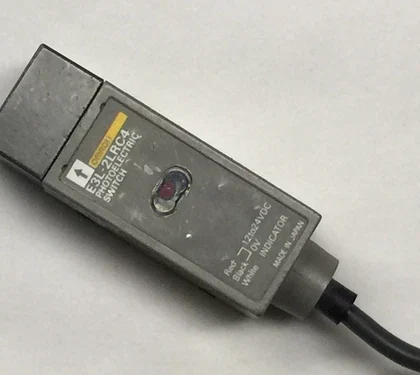 Omron E3L-2LRC4 Sensor Fotoeléctrico