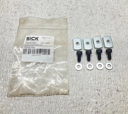 Sick 7025747 Kit de Hardware de Montaje