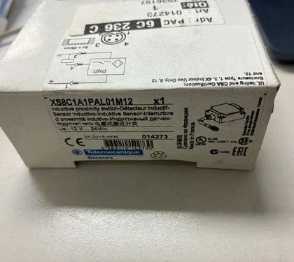 Telemecanique XS8C1A1PAL01M12 Sensor de Proximidad