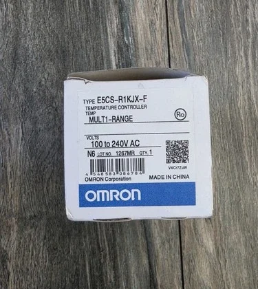 Omron E5CS-R1KJX Controlador de Temperatura