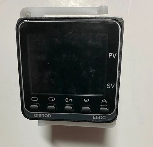 Omron E5CC-CQ3A5M-000 Controlador de Proceso de Temperatura