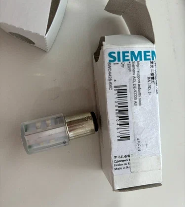 Siemens 8WD44286XC Sistema de Control Industrial